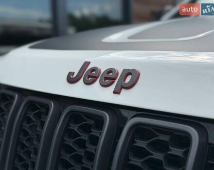 Белый Джип Гранд Чероки, объемом двигателя 5.65 л и пробегом 4 тыс. км за 39898 $, фото 14 на Automoto.ua
