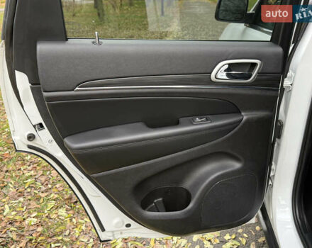 Белый Джип Гранд Чероки, объемом двигателя 3.6 л и пробегом 61 тыс. км за 24900 $, фото 49 на Automoto.ua