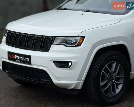 Білий Джип Grand Cherokee, об'ємом двигуна 3.6 л та пробігом 30 тис. км за 31000 $, фото 9 на Automoto.ua