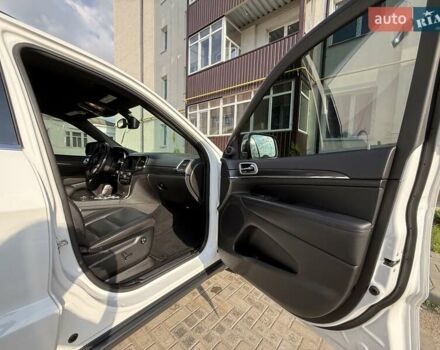 Джип Гранд Чероки 2021 в Ромнах на Automoto.ua Белый Джип Гранд Чероки, объемом двигателя 3.6 л и пробегом 58 тыс. км за 27000 $, фото 8 на Automoto.ua