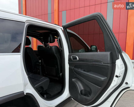 Джип Гранд Чероки 2021 в Киеве на Automoto.ua Белый Джип Гранд Чероки, объемом двигателя 3.6 л и пробегом 61 тыс. км за 25500 $, фото 53 на Automoto.ua