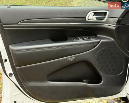 Белый Джип Гранд Чероки, объемом двигателя 3.6 л и пробегом 61 тыс. км за 24900 $, фото 27 на Automoto.ua