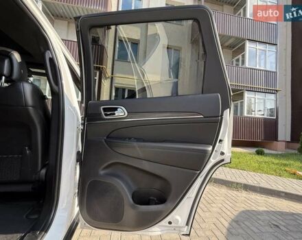 Джип Гранд Чероки 2021 в Ромнах на Automoto.ua Белый Джип Гранд Чероки, объемом двигателя 3.6 л и пробегом 58 тыс. км за 27000 $, фото 12 на Automoto.ua
