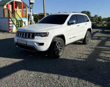 Білий Джип Grand Cherokee, об'ємом двигуна 3.6 л та пробігом 165 тис. км за 22000 $, фото 1 на Automoto.ua
