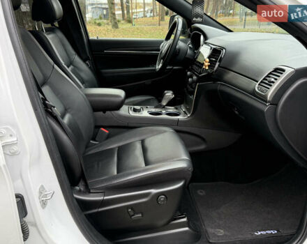 Белый Джип Гранд Чероки, объемом двигателя 3.6 л и пробегом 61 тыс. км за 24900 $, фото 63 на Automoto.ua