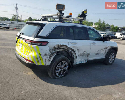 Белый Джип Гранд Чероки, объемом двигателя 0 л и пробегом 69 тыс. км за 25200 $, фото 2 на Automoto.ua
