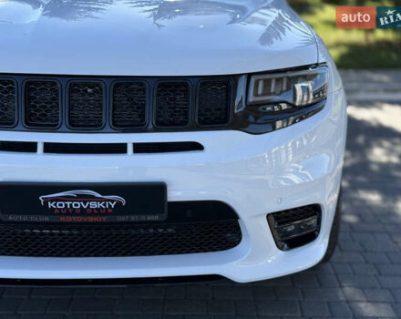 Белый Джип Гранд Чероки, объемом двигателя 3.6 л и пробегом 76 тыс. км за 27000 $, фото 2 на Automoto.ua