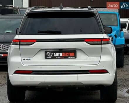 Білий Джип Grand Cherokee, об'ємом двигуна 2 л та пробігом 44 тис. км за 49500 $, фото 9 на Automoto.ua