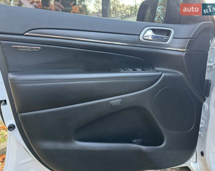 Білий Джип Grand Cherokee, об'ємом двигуна 3.6 л та пробігом 38 тис. км за 32000 $, фото 16 на Automoto.ua