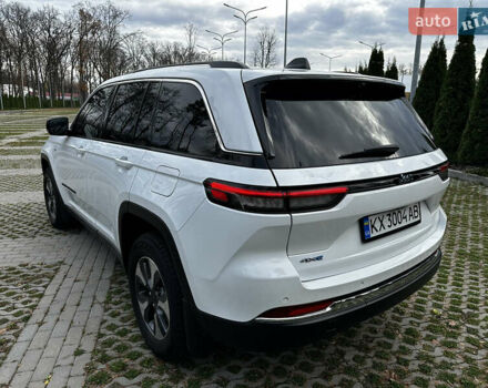 Білий Джип Grand Cherokee, об'ємом двигуна 2 л та пробігом 39 тис. км за 45500 $, фото 2 на Automoto.ua