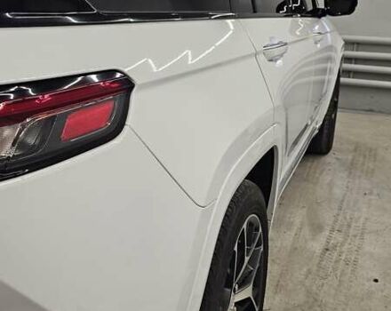 Білий Джип Grand Cherokee, об'ємом двигуна 2 л та пробігом 21 тис. км за 62000 $, фото 14 на Automoto.ua