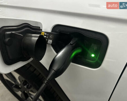 Білий Джип Grand Cherokee, об'ємом двигуна 2 л та пробігом 39 тис. км за 45500 $, фото 35 на Automoto.ua