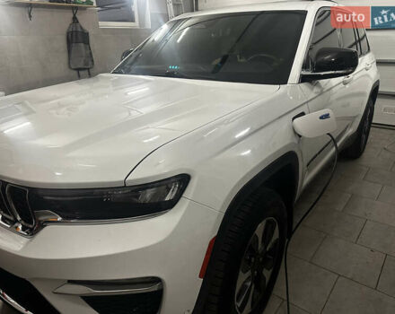 Білий Джип Grand Cherokee, об'ємом двигуна 2 л та пробігом 39 тис. км за 45500 $, фото 33 на Automoto.ua