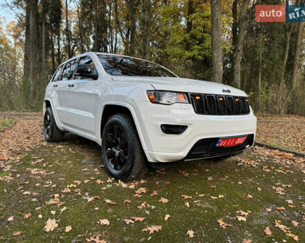 Білий Джип Grand Cherokee, об'ємом двигуна 3.6 л та пробігом 38 тис. км за 32000 $, фото 1 на Automoto.ua