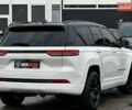 Білий Джип Grand Cherokee, об'ємом двигуна 2 л та пробігом 44 тис. км за 49500 $, фото 11 на Automoto.ua