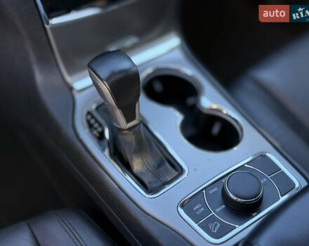 Белый Джип Гранд Чероки, объемом двигателя 3.6 л и пробегом 76 тыс. км за 27000 $, фото 26 на Automoto.ua