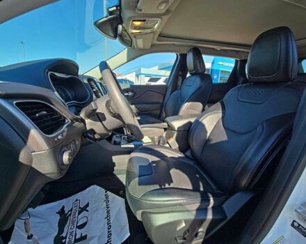 Білий Джип Grand Cherokee, об'ємом двигуна 0 л та пробігом 35 тис. км за 20000 $, фото 4 на Automoto.ua