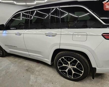Білий Джип Grand Cherokee, об'ємом двигуна 2 л та пробігом 21 тис. км за 62000 $, фото 11 на Automoto.ua