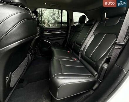 Білий Джип Grand Cherokee, об'ємом двигуна 2 л та пробігом 44 тис. км за 49500 $, фото 14 на Automoto.ua