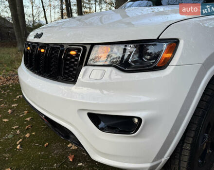 Білий Джип Grand Cherokee, об'ємом двигуна 3.6 л та пробігом 38 тис. км за 32000 $, фото 6 на Automoto.ua