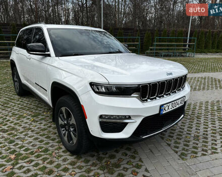 Білий Джип Grand Cherokee, об'ємом двигуна 2 л та пробігом 39 тис. км за 45500 $, фото 1 на Automoto.ua