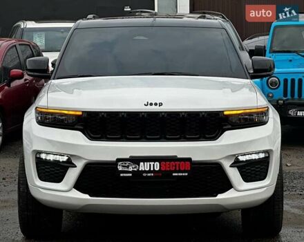 Білий Джип Grand Cherokee, об'ємом двигуна 2 л та пробігом 44 тис. км за 49500 $, фото 4 на Automoto.ua