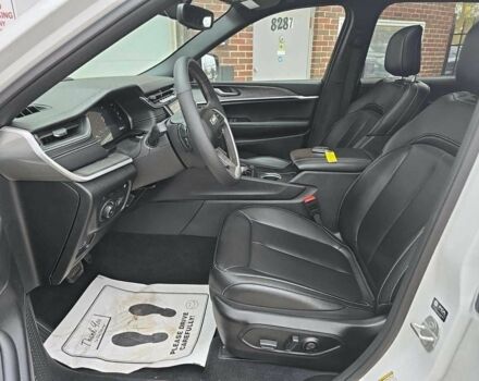 Білий Джип Grand Cherokee, об'ємом двигуна 0 л та пробігом 40 тис. км за 40000 $, фото 8 на Automoto.ua