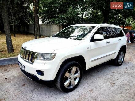 Джип Grand Cherokee 2011 у Києві на Automoto.ua Білий Джип Grand Cherokee, об'ємом двигуна 3 л та пробігом 285 тис. км за 12700 $, фото 1 на Automoto.ua