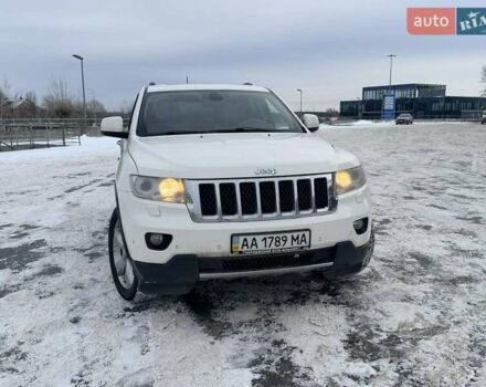 Белый Джип Гранд Чероки, объемом двигателя 2.99 л и пробегом 180 тыс. км за 14800 $, фото 1 на Automoto.ua