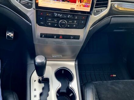 Білий Джип Grand Cherokee, об'ємом двигуна 3 л та пробігом 255 тис. км за 20500 $, фото 1 на Automoto.ua