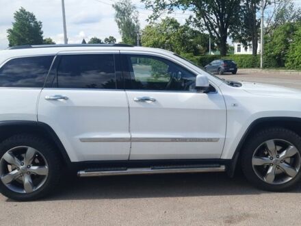 Джип Grand Cherokee 2012 у Житомирі на Automoto.ua Білий Джип Grand Cherokee, об'ємом двигуна 2.99 л та пробігом 242 тис. км за 19999 $, фото 1 на Automoto.ua