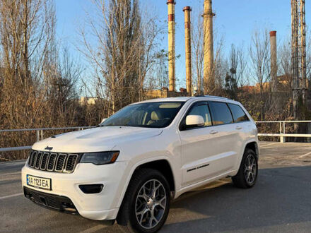 Белый Джип Гранд Чероки, объемом двигателя 5.7 л и пробегом 88 тыс. км за 38000 $, фото 1 на Automoto.ua