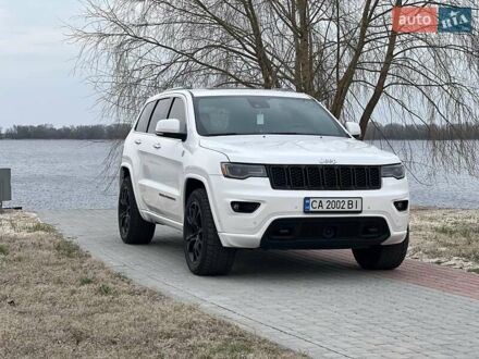 Белый Джип Гранд Чероки, объемом двигателя 3.6 л и пробегом 140 тыс. км за 28800 $, фото 1 на Automoto.ua
