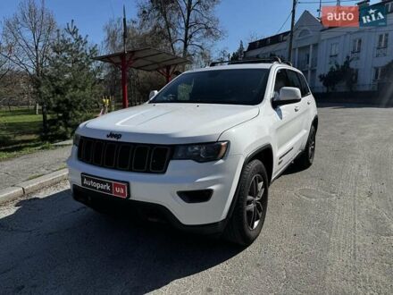 Білий Джип Grand Cherokee, об'ємом двигуна 3.6 л та пробігом 247 тис. км за 18490 $, фото 1 на Automoto.ua