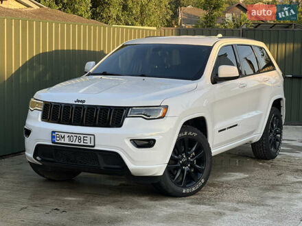 Джип Гранд Чероки 2017 в Сумах на Automoto.ua Белый Джип Гранд Чероки, объемом двигателя 3.6 л и пробегом 59 тыс. км за 19950 $, фото 1 на Automoto.ua