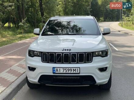 Белый Джип Гранд Чероки, объемом двигателя 3.6 л и пробегом 126 тыс. км за 25000 $, фото 1 на Automoto.ua