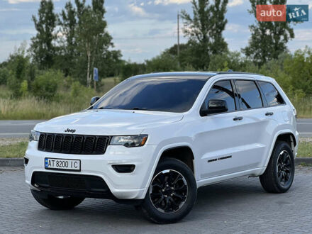 Белый Джип Гранд Чероки, объемом двигателя 3.6 л и пробегом 162 тыс. км за 27700 $, фото 1 на Automoto.ua