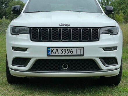 Джип Гранд Чероки 2018 в Киеве на Automoto.ua Белый Джип Гранд Чероки, объемом двигателя 5.65 л и пробегом 80 тыс. км за 34750 $, фото 1 на Automoto.ua