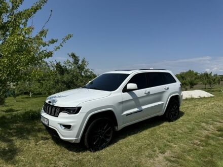 Білий Джип Grand Cherokee, об'ємом двигуна 3.6 л та пробігом 94 тис. км за 26300 $, фото 1 на Automoto.ua