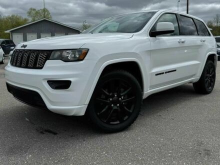 Джип Grand Cherokee 2018 у Мукачеве на Automoto.ua Білий Джип Grand Cherokee, об'ємом двигуна 3.6 л та пробігом 43 тис. км за 15700 $, фото 1 на Automoto.ua