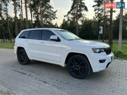 Джип Гранд Чероки 2019 в Глухове на Automoto.ua Белый Джип Гранд Чероки, объемом двигателя 3.6 л и пробегом 112 тыс. км за 20500 $, фото 1 на Automoto.ua