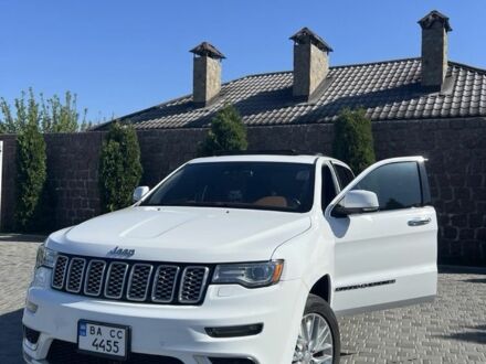 Джип Grand Cherokee 2019 у Кропивницькому (Кіровограді) на Automoto.ua Білий Джип Grand Cherokee, об'ємом двигуна 3.6 л та пробігом 62 тис. км за 38000 $, фото 1 на Automoto.ua