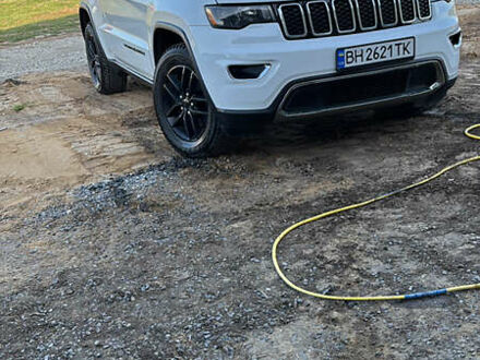 Білий Джип Grand Cherokee, об'ємом двигуна 3.6 л та пробігом 106 тис. км за 30000 $, фото 1 на Automoto.ua