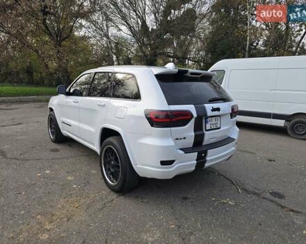 Белый Джип Гранд Чероки, объемом двигателя 3.6 л и пробегом 71 тыс. км за 26000 $, фото 1 на Automoto.ua