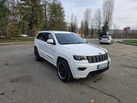 Белый Джип Гранд Чероки, объемом двигателя 3.6 л и пробегом 72 тыс. км за 25999 $, фото 1 на Automoto.ua