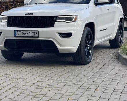 Джип Grand Cherokee 2020 у Івано-Франківську на Automoto.ua Білий Джип Grand Cherokee, об'ємом двигуна 3.6 л та пробігом 103 тис. км за 26900 $, фото 1 на Automoto.ua