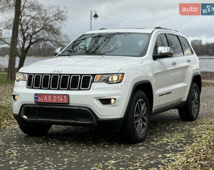 Белый Джип Гранд Чероки, объемом двигателя 3.6 л и пробегом 61 тыс. км за 24900 $, фото 1 на Automoto.ua