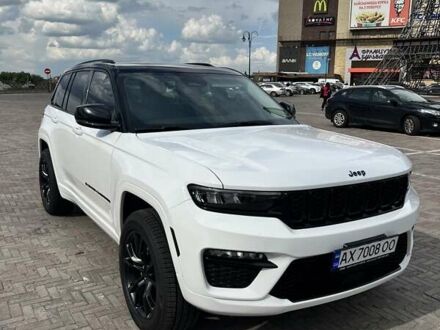 Джип Grand Cherokee 2022 у Харкові на Automoto.ua Білий Джип Grand Cherokee, об'ємом двигуна 2 л та пробігом 41 тис. км за 53000 $, фото 1 на Automoto.ua