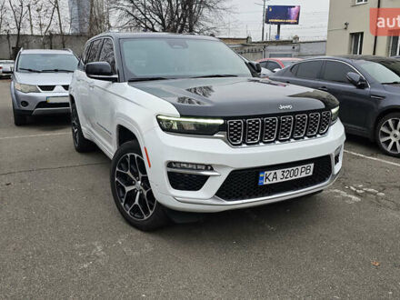 Белый Джип Гранд Чероки, объемом двигателя 2 л и пробегом 21 тыс. км за 62000 $, фото 1 на Automoto.ua