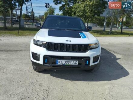 Джип Grand Cherokee 2022 у Дніпро (Дніпропетровську) на Automoto.ua Білий Джип Grand Cherokee, об'ємом двигуна 2 л та пробігом 32 тис. км за 49999 $, фото 1 на Automoto.ua